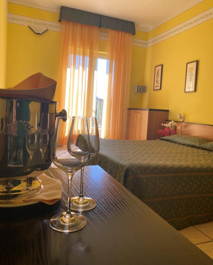 Hotel Del Fiume كانوبيو المظهر الخارجي الصورة